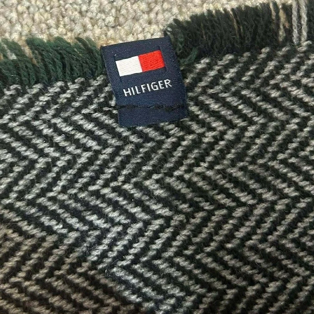 Tommy Hilfiger Scarf Red Green Plaid Fringe Acrylic Unisex‎